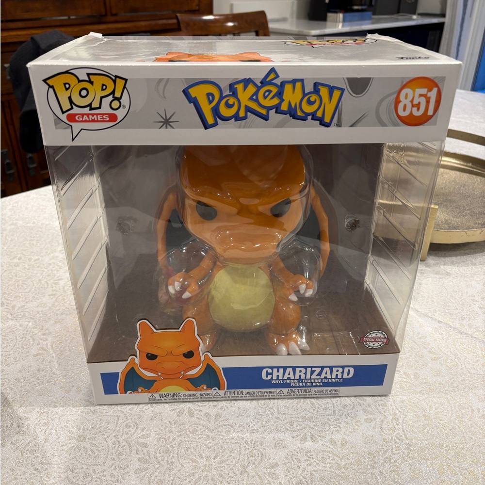 Pokémon Charizard 10” Funko POP! Vinyl